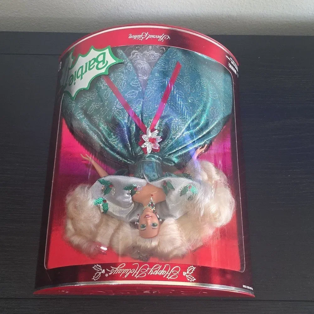 BRAND NEW 1995 HAPPY HOLIDAYS BARBIE SPECIAL EDITION IN SILVER GREEN GOWN R3